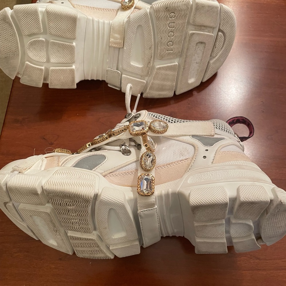 Gucci Women's White Sneakers with Gold Accents - Picture 9 of 10